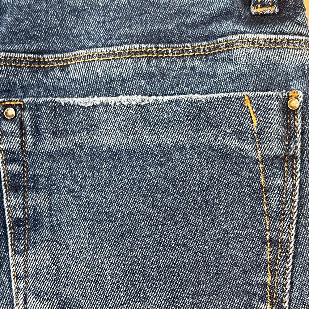 a loves a Women’s High-Rise Medium Wash Straight Leg Fringe Hem Jeans 27 EUC - Picture 15 of 16